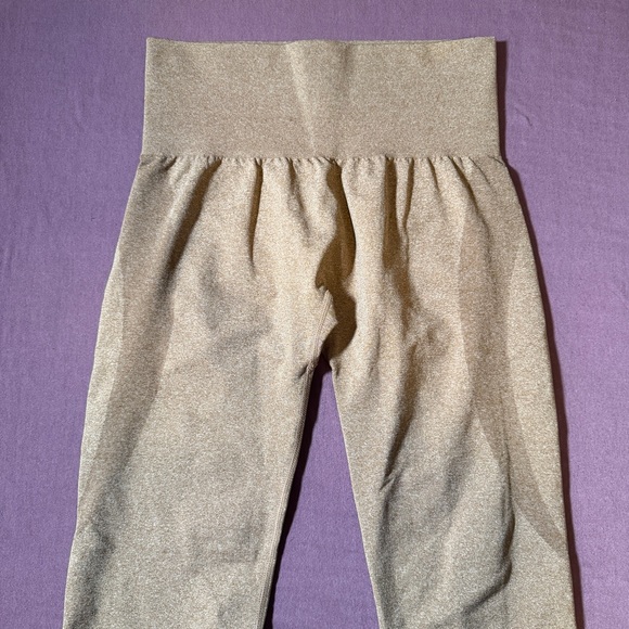 NVGTN Contour Seamless Leggings  in Sandy/Tan - Size Medium - Picture 4 of 6